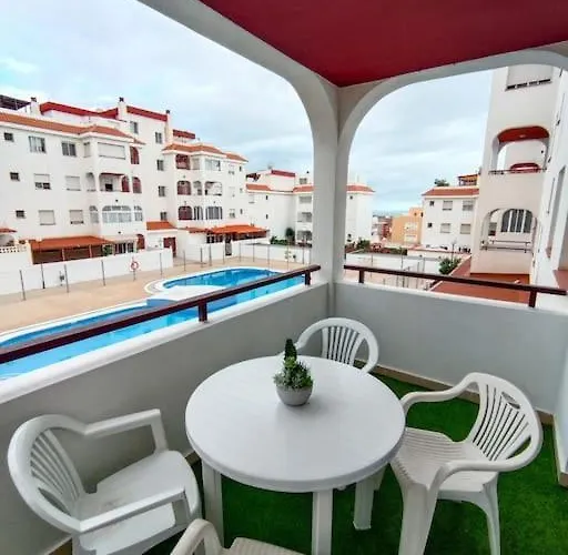 アパート Dulos House Pool And Free Wifi