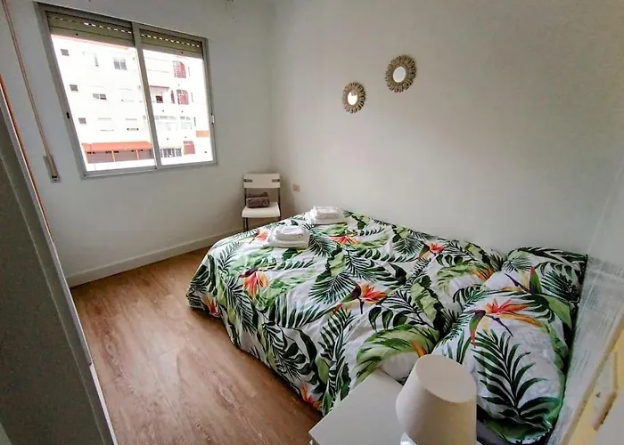 アパート Dulos House Pool And Free Wifi