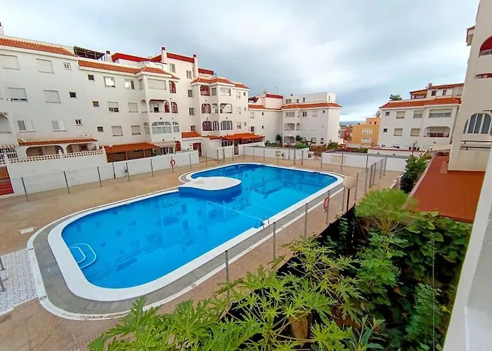 아파트 Dulos House Pool And Free Wifi Cho