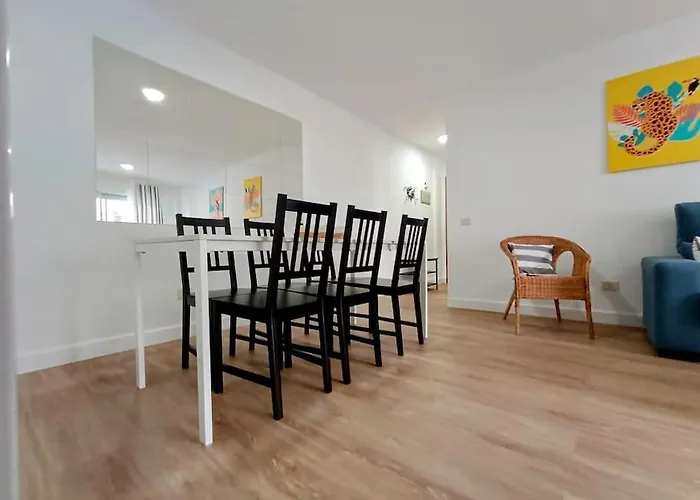 아파트 Dulos House Pool And Free Wifi Cho