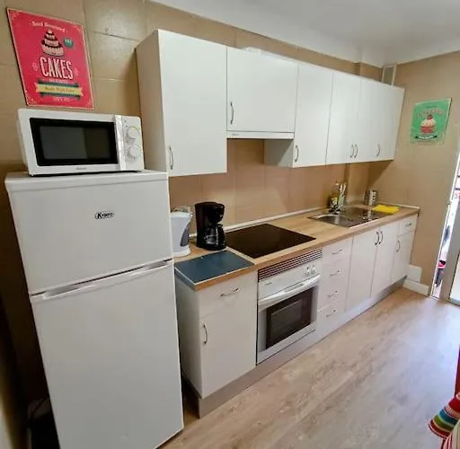 Dulos House Pool And Free Wifi *